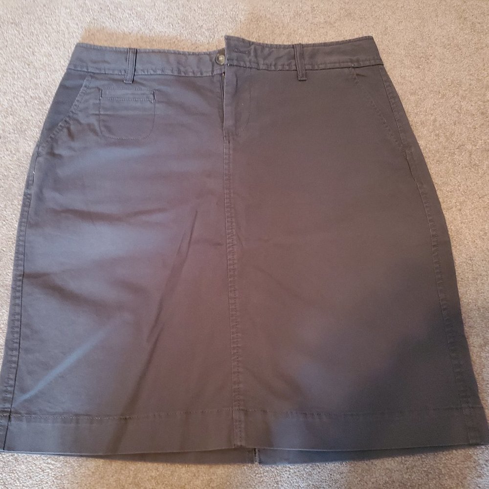 Gray khaki knee length skirt with pockets